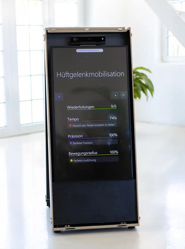 Nahaufnahme der digitalen Auswertung einer Fitnessübung mit Feedback zur Korrektheit der Bewegungsausführung.