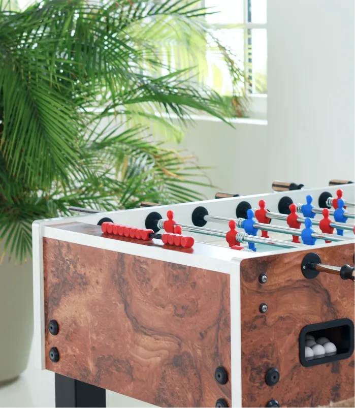 Tischkicker im hellen Pausenbereich der GiB – Gesundheit in Bewegung GmbH